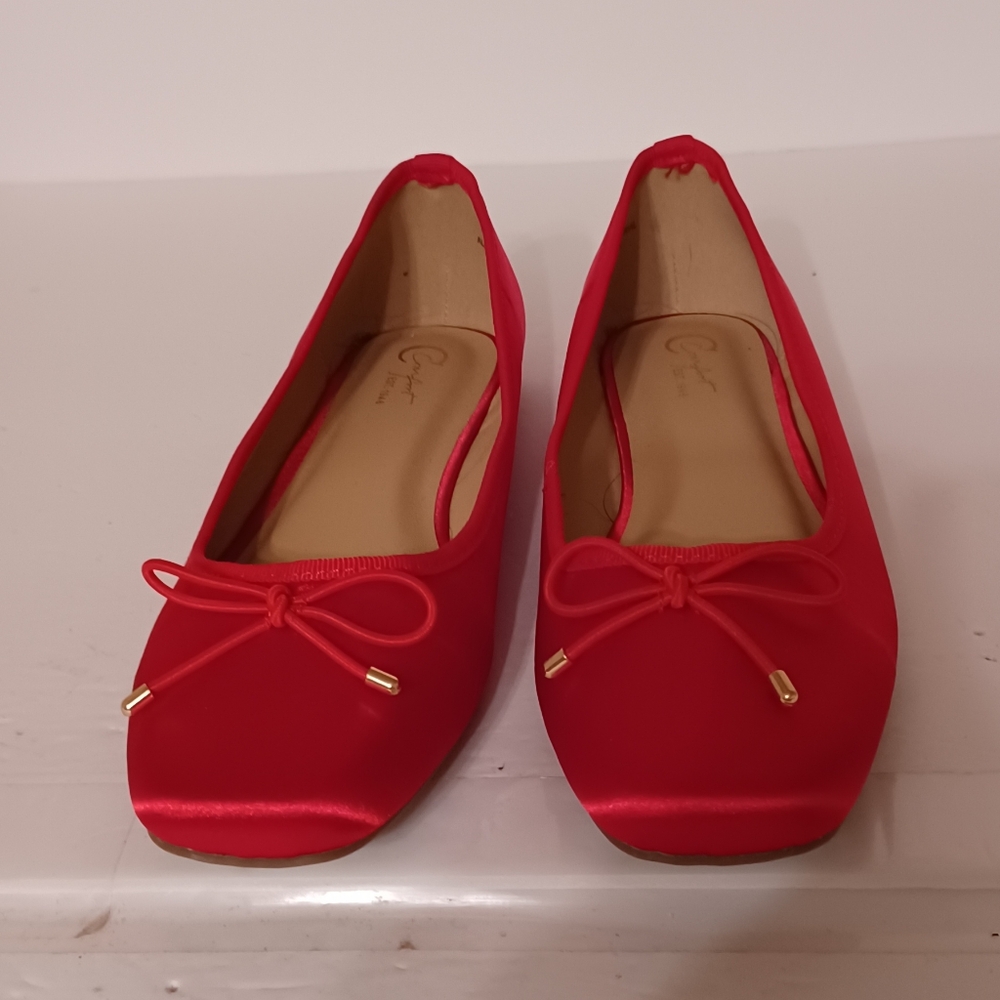 NWOT Womens Red Satin Ballet Flats with Bow Slippers Size 8M